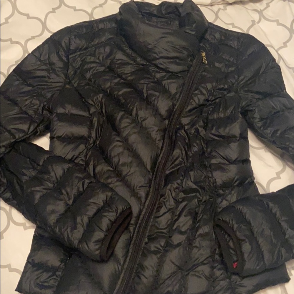 Black Express cross zipper puffer jacket